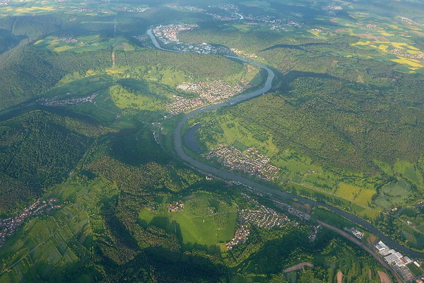 Impressionen einer Ballonfahrt über das Main-Gebiet
