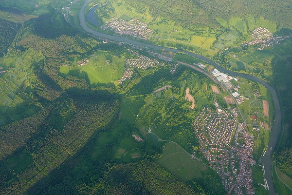 Impressionen einer Ballonfahrt über das Main-Gebiet